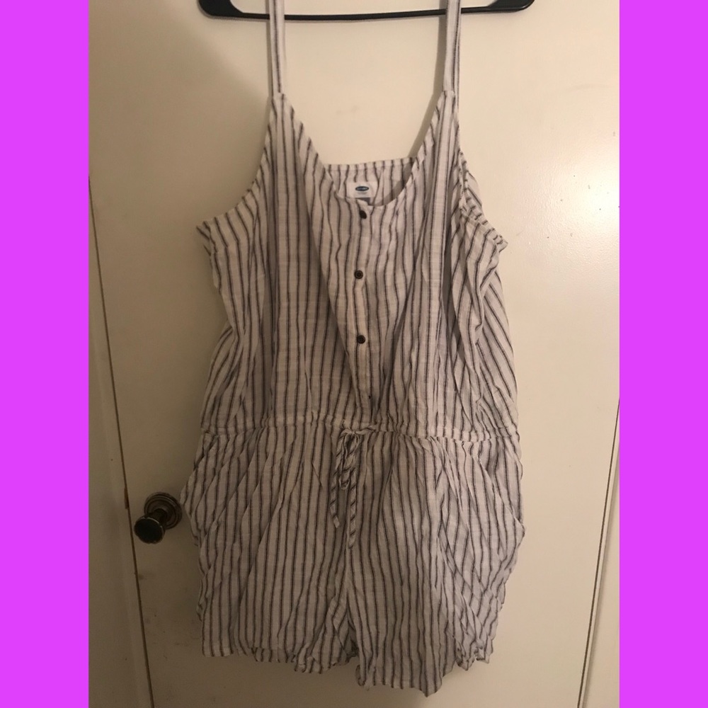 FINAL SALE 🌹 Stripped Romper